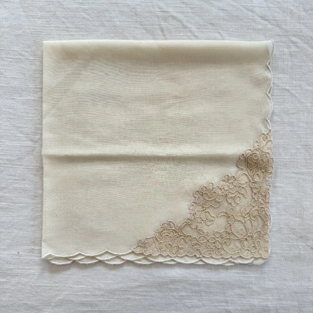 4ct Ivory and Cream Lace Linen Napkin